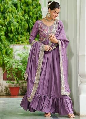 Onion vichitra silk blend zari thread embroidered gown dupatta 4