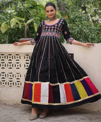 Black roman silk blend thread work gota lace embellished work gown 3