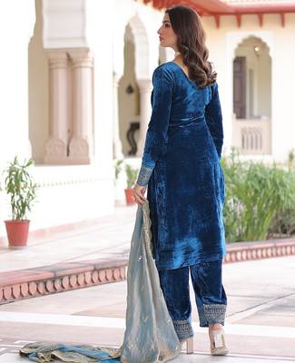 Blue zari sequins embroidered work velvet top pant dupatta 2