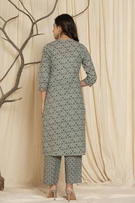 grey cotton kurta set with embroidered floral work 3