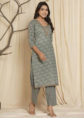 grey cotton kurta set with embroidered floral work 4