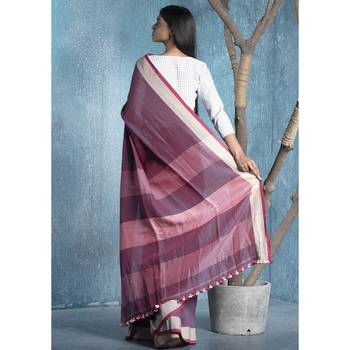 maroon dual shaded handloom cotton saree with border 3