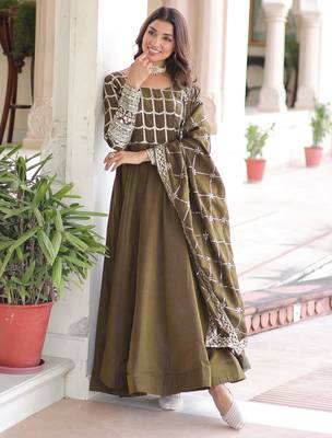 Dazzling Green Zari Embroidered Silk Festival Wear Gown With Dupatta 2