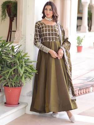 Dazzling Green Zari Embroidered Silk Festival Wear Gown With Dupatta 4