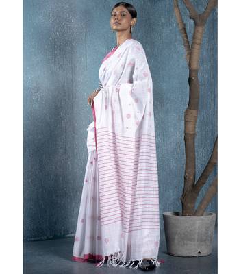 offwhite silk blend slub blended cotton saree with motifs and shibori pallu 2