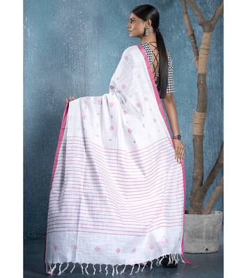 offwhite silk blend slub blended cotton saree with motifs and shibori pallu 3