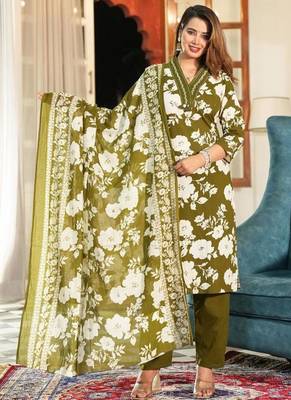 Beautiful jaipuri green and white floral printed cotton kurta set with a matching dupatta and straight pants 1