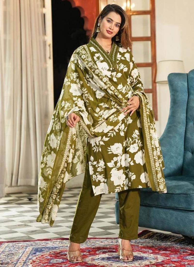 Beautiful jaipuri green and white floral printed cotton kurta set with a matching dupatta and straight pants.