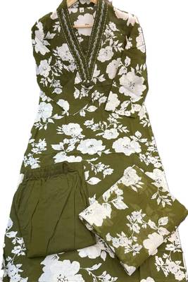 Beautiful jaipuri green and white floral printed cotton kurta set with a matching dupatta and straight pants 5