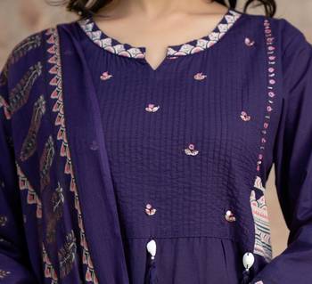 Beautiful jaipuri a purple ethnic printed cotton kurta set with a dupatta 4