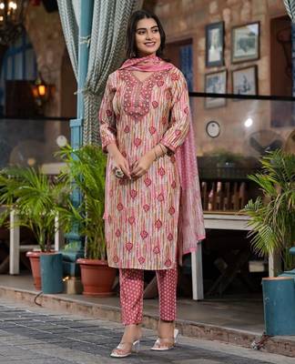 Beautiful jaipuri a pink and white printed indian kurta set with a matching dupatta and pants 2