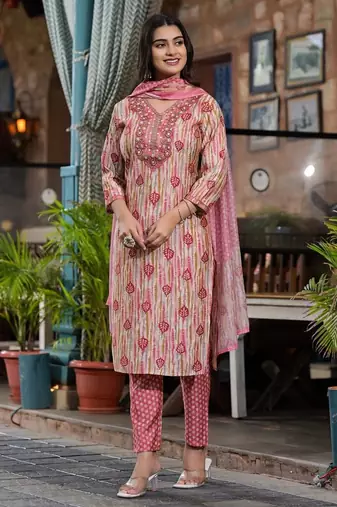 Beautiful jaipuri a pink and white printed indian kurta set with a matching dupatta and pants