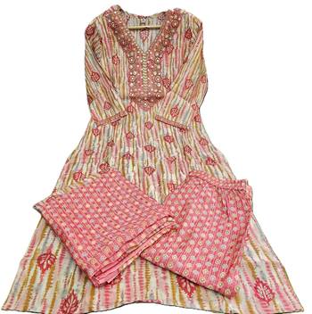 Beautiful jaipuri a pink and white printed indian kurta set with a matching dupatta and pants 4