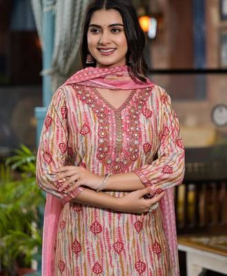 Beautiful jaipuri a pink and white printed indian kurta set with a matching dupatta and pants 5