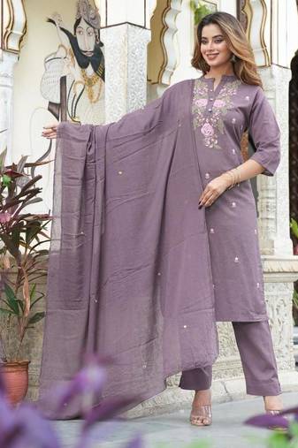 Beautiful jaipuri a mauve -colored women's ethnic wear kurta set with a geometric print.