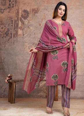 Beautiful jaipuri a mauve -colored women's ethnic wear kurta set with a geometric print 2