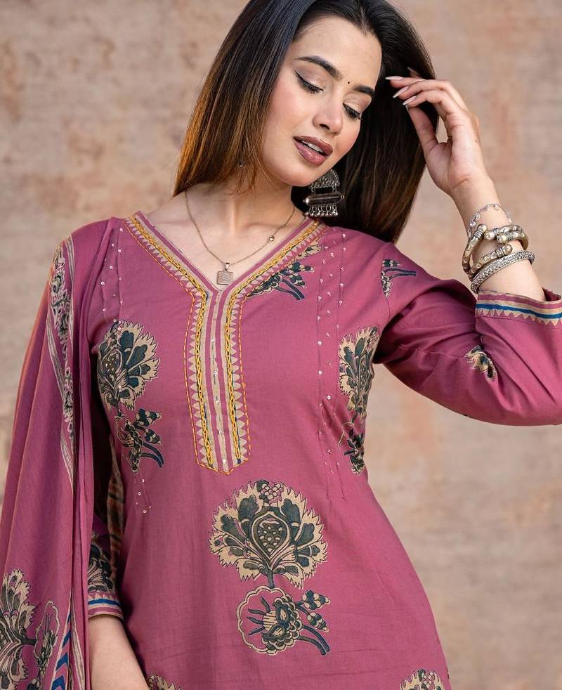 Beautiful jaipuri a mauve -colored women's ethnic wear kurta set with a geometric print.