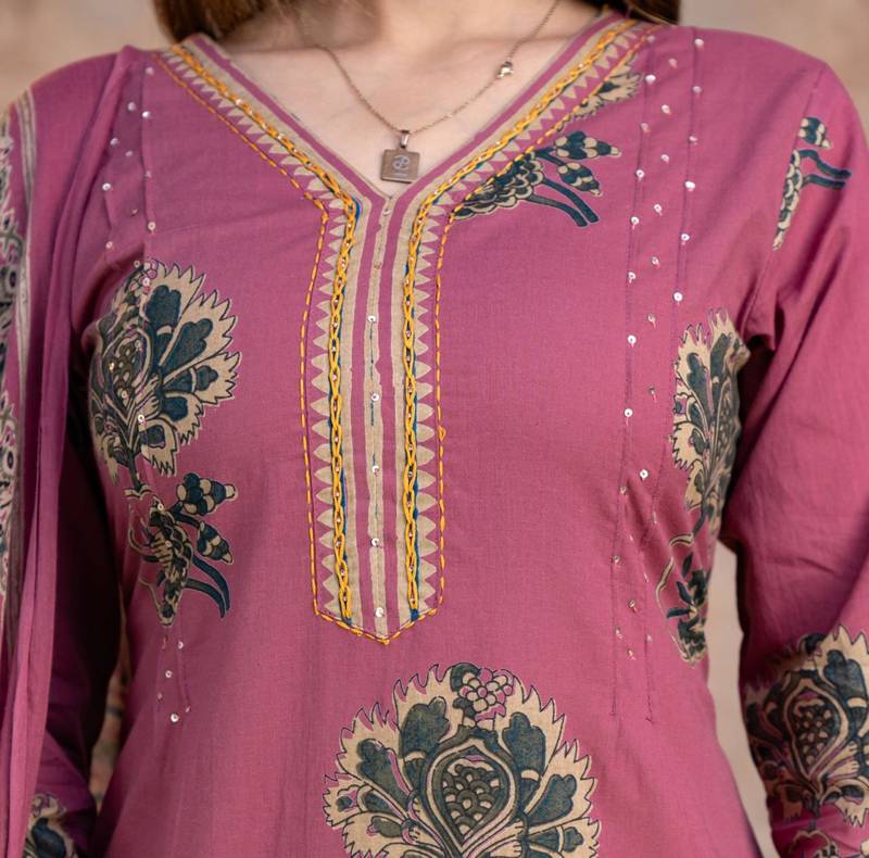 Beautiful jaipuri a mauve -colored women's ethnic wear kurta set with a geometric print.