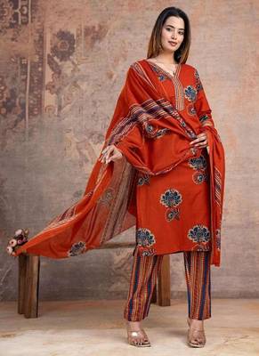 Beautiful jaipuri a women's olive green cotton printed kurti set with a dupatta 2