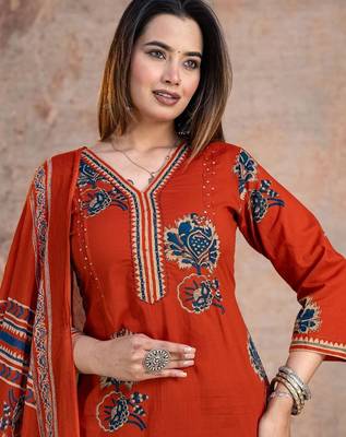 Beautiful jaipuri a women's olive green cotton printed kurti set with a dupatta 4