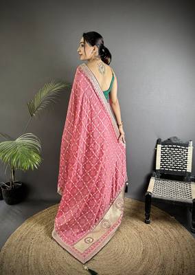 dusty pink vichitra silk blend bandhej bandhani with stone & sequence work saree 3