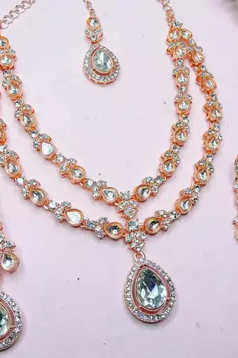Teardrop bridal necklace set with earrings & maang tikka - ethnic wedding jewelry for brides & parties