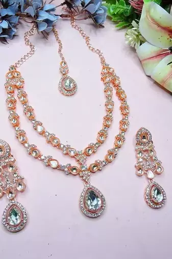 Teardrop bridal Necklace :: set with earrings & maang tikka - ethnic wedding jewelry for brides & parties