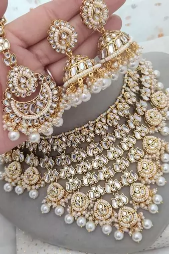 Bridal kundan gold-plated choker Necklace :: set with jhumka earrings