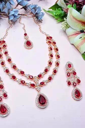 Teardrop bridal Necklace :: set with earrings & maang tikka - ethnic wedding jewelry for brides & parties