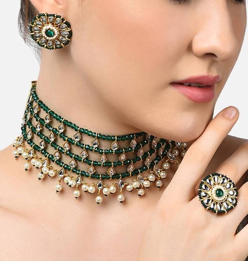 Indian gold-plated & green alloy gold-plated kundan-studded & beaded jewellery set