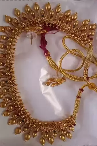 Traditional gold-plated droplet Necklace :: set for women     ethnic bridal jewelry with earrings, festive party wear