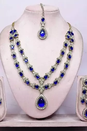 Teardrop bridal Necklace :: set with earrings & maang tikka - ethnic wedding jewelry for brides & parties