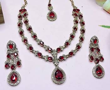 Teardrop bridal Necklace :: set with earrings & maang tikka - ethnic wedding jewelry for brides & parties 1