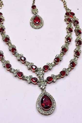 Teardrop bridal necklace set with earrings & maang tikka - ethnic wedding jewelry for brides & parties