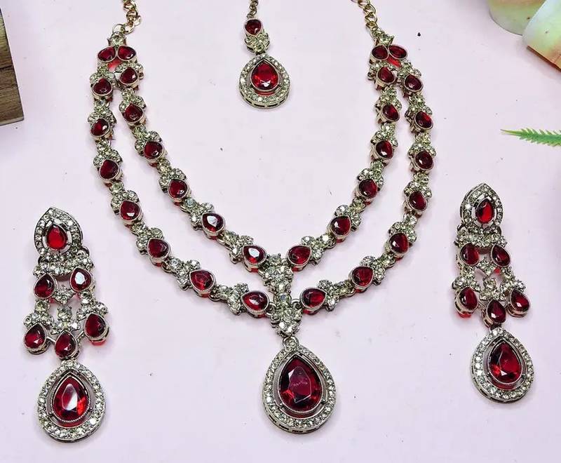 Teardrop bridal necklace set with earrings & maang tikka - ethnic wedding jewelry for brides & parties