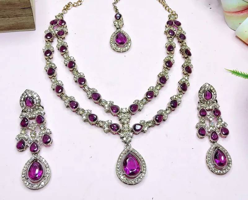 Teardrop bridal necklace set with earrings & maang tikka - ethnic wedding jewelry for brides & parties