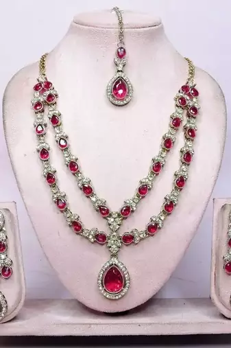 Teardrop bridal Necklace :: set with earrings & maang tikka - ethnic wedding jewelry for brides & parties