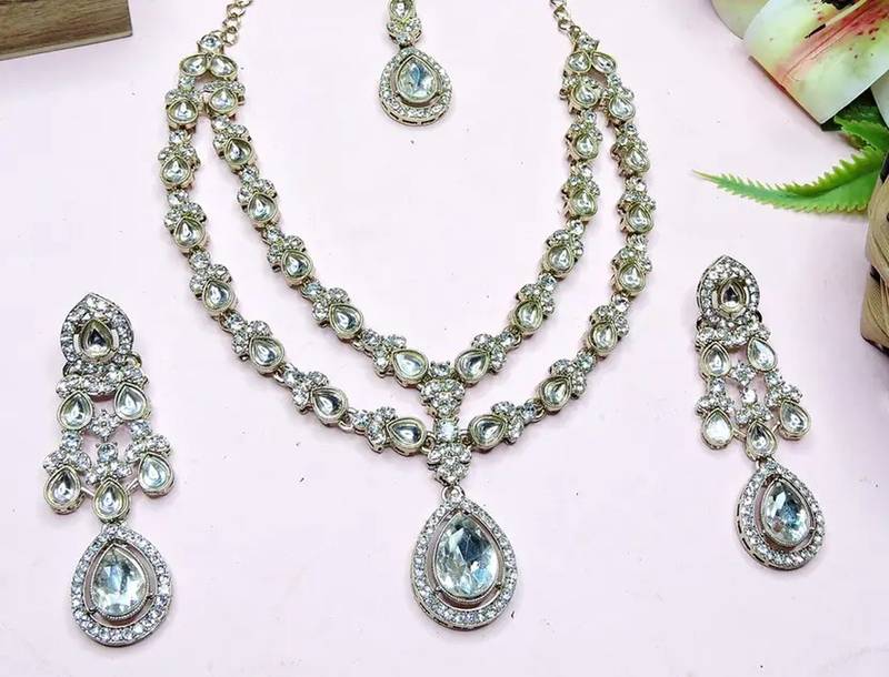 Teardrop bridal necklace set with earrings & maang tikka - ethnic wedding jewelry for brides & parties