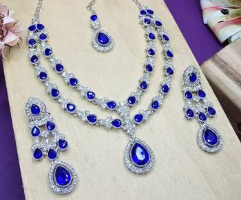 Teardrop bridal Necklace :: set with earrings & maang tikka - ethnic wedding jewelry for brides & parties 1
