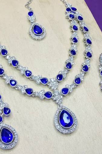 Teardrop bridal necklace set with earrings & maang tikka - ethnic wedding jewelry for brides & parties