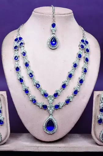Teardrop bridal Necklace :: set with earrings & maang tikka - ethnic wedding jewelry for brides & parties