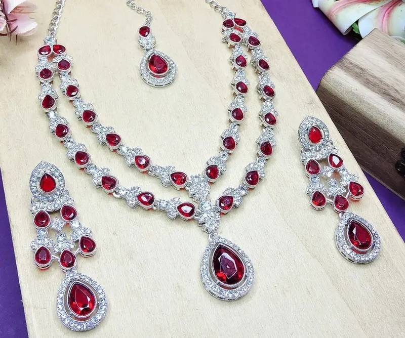 Teardrop bridal necklace set with earrings & maang tikka - ethnic wedding jewelry for brides & parties