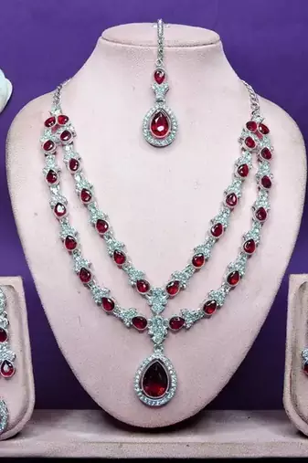 Teardrop bridal Necklace :: set with earrings & maang tikka - ethnic wedding jewelry for brides & parties