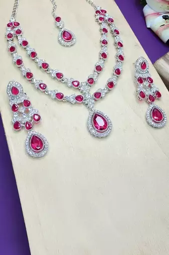 Teardrop bridal necklace set with earrings & maang tikka - ethnic wedding jewelry for brides & parties