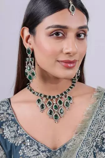 Teardrop bridal necklace set with earrings & maang tikka - ethnic wedding jewelry for brides & parties