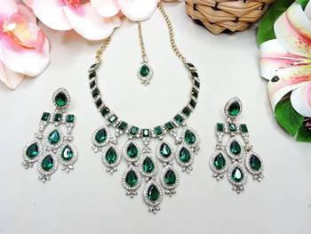 Teardrop bridal Necklace :: set with earrings & maang tikka - ethnic wedding jewelry for brides & parties 3