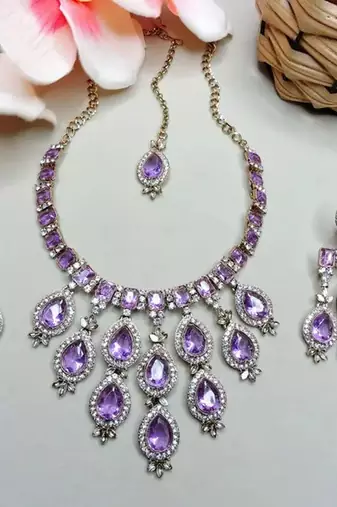 Teardrop bridal necklace set with earrings & maang tikka - ethnic wedding jewelry for brides & parties