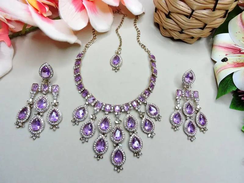 Teardrop bridal necklace set with earrings & maang tikka - ethnic wedding jewelry for brides & parties