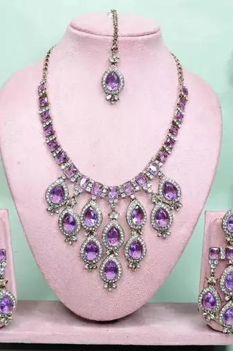 Teardrop bridal Necklace :: set with earrings & maang tikka - ethnic wedding jewelry for brides & parties