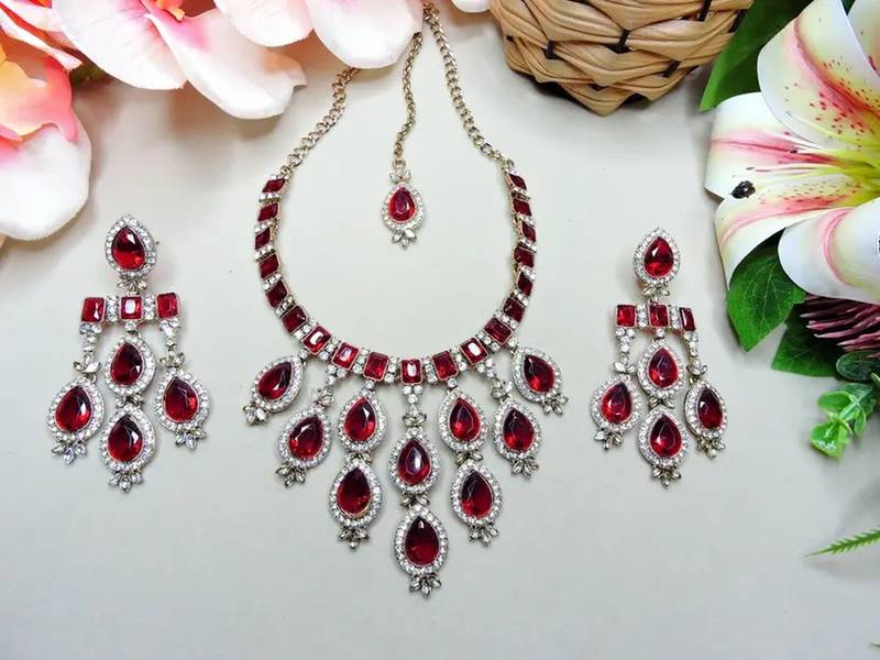 Teardrop bridal necklace set with earrings & maang tikka - ethnic wedding jewelry for brides & parties